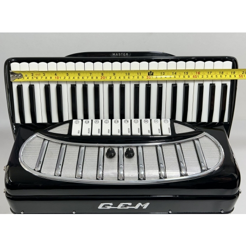 Acordeon GEM - Quarta de voz 11/5 Registros - 10.6 kg - 48 cm