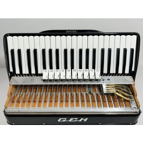 Acordeon GEM - Quarta de voz 11/5 Registros - 10.6 kg - 48 cm