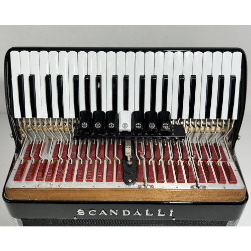 Acordeon Scandalli Model Silvana VII - Terça Oitav. 7/2 Reg. - 9.5 kg - 45,5 cm