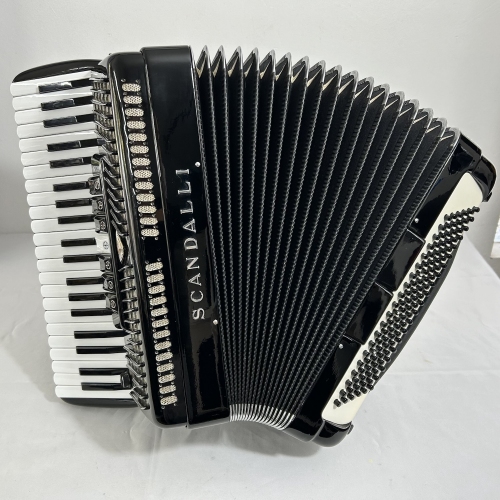 Acordeon Scandalli Model Silvana VII - Terça Oitav. 7/2 Reg. - 9.5 kg - 45,5 cm