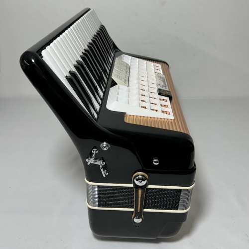 Acordeon Scandalli Mod Favo de Mel - Terça Violin 5/2 Reg - 8.8 kg - 43 cm