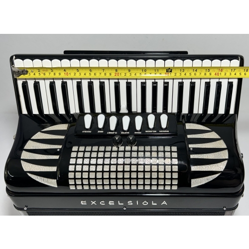 Acordeon Excelsiola Terça Oitavada - 7/3 Reg - 9.5 kg - 44,5 cm