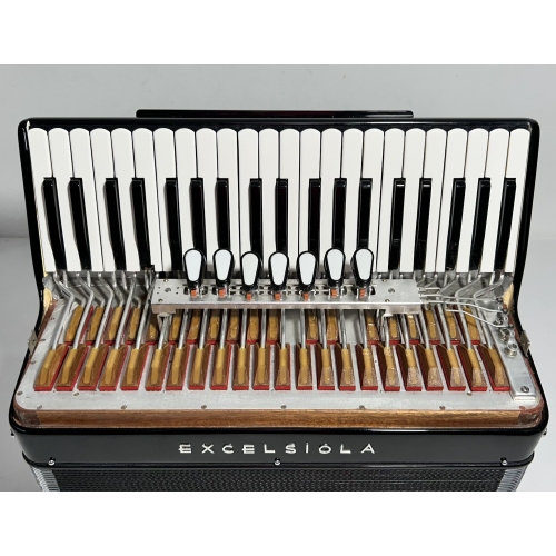 Acordeon Excelsiola Terça Oitavada - 7/3 Reg - 9.5 kg - 44,5 cm