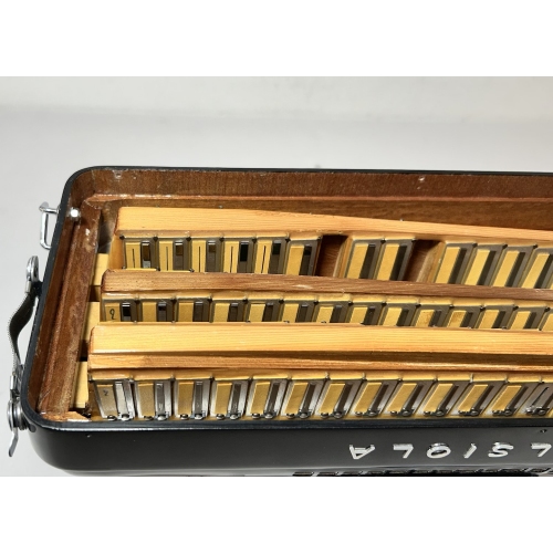 Acordeon Excelsiola Terça Oitavada - 7/3 Reg - 9.5 kg - 44,5 cm