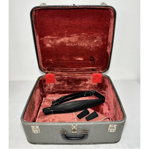 Acordeon Scandalli Serie Ouro - Terça Violin - 9.1 kg - 7/2 Reg. - 45,5 cm