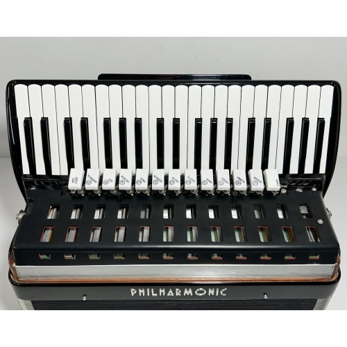 Acordeon Philharmonic - Quarta Polifônica - 13/6 Registros - 11.3 kg - 49 cm