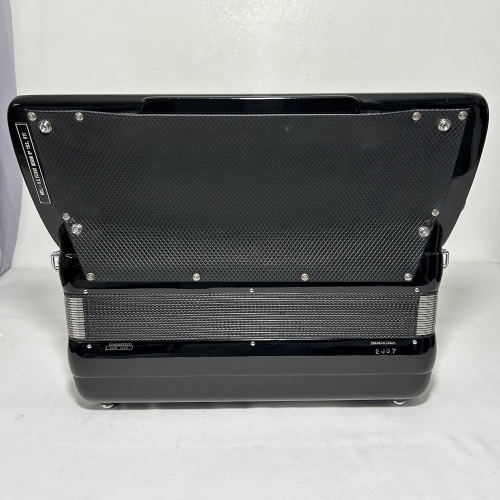 Acordeon Stradavox - Polifônica - 11/5 Registros - 11.7 kg - 49 cm 