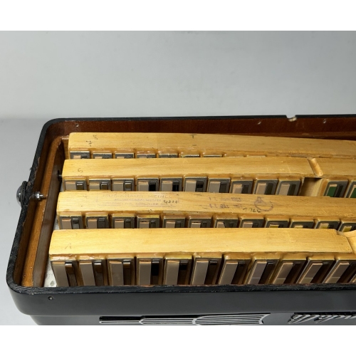 Acordeon Scandalli - Mod. Brevetto - 13/6 Reg. - 11.2 kg -  48 cm