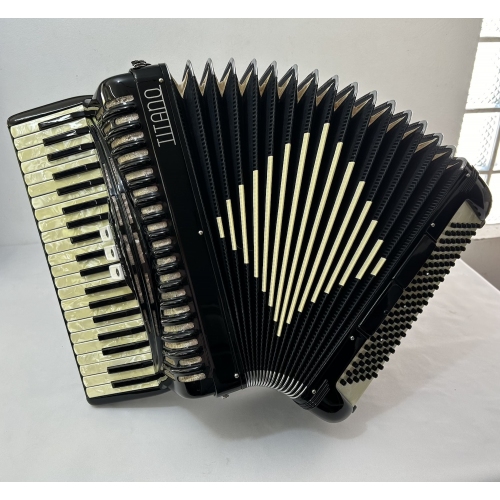 Acordeon Titano - Segunda de voz - 3/2 Registros - 7.9 kg -  43 cm