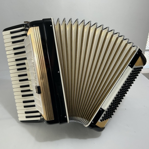 Acordeon Scandalli Favo de Mel - Segunda - 3/2 Reg. - 7.2 kg - 40,5 cm