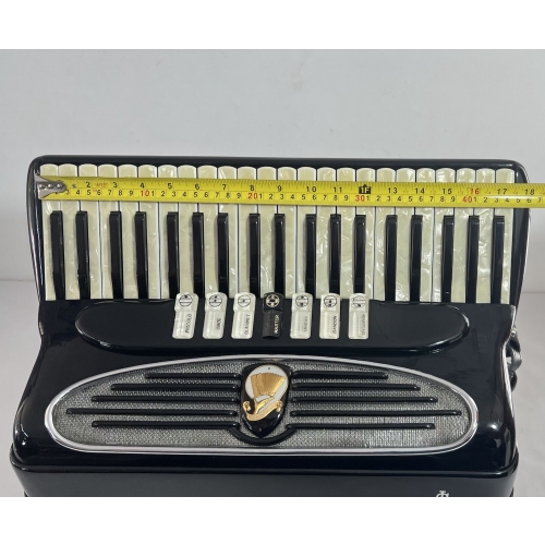 Acordeon Giulietti M74 - Terça Oitav. 7/4 Reg. - 9 kg - 44,5 cm