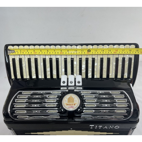 Acordeon Titano - Model Ideal - 3/2 Reg. - 8,8 kg - 47,5 cm