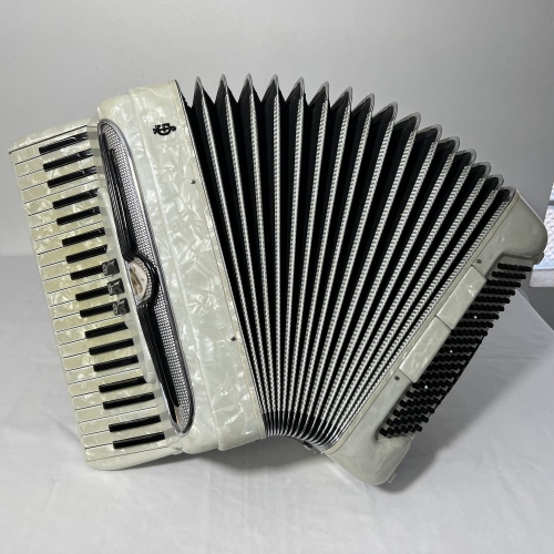 Acordeon Giulietti S 32 -  Segunda de voz - 3/2 Registros - 8.2 kg - 42,5 cm