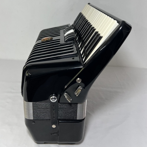 Acordeon Scandalli Mod 137 M - Terça Violin - 7/2 Reg. - 11 kg - 49 cm