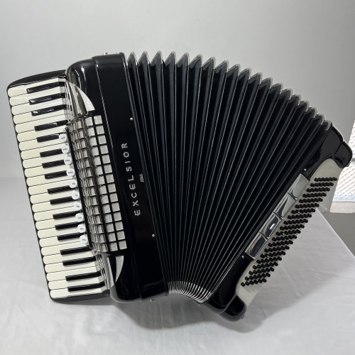 Acordeon Excelsior Model A2 - Quarta Oitavada - 11/4 Reg. - 10.9 kg - 49 cm